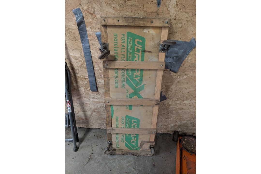 1.5-Ton Hydraulic Floor Jack and Mechanic's Creeper - Image 3 of 10