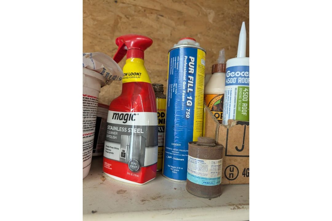 Contents of Top Shelf - Image 4 of 8