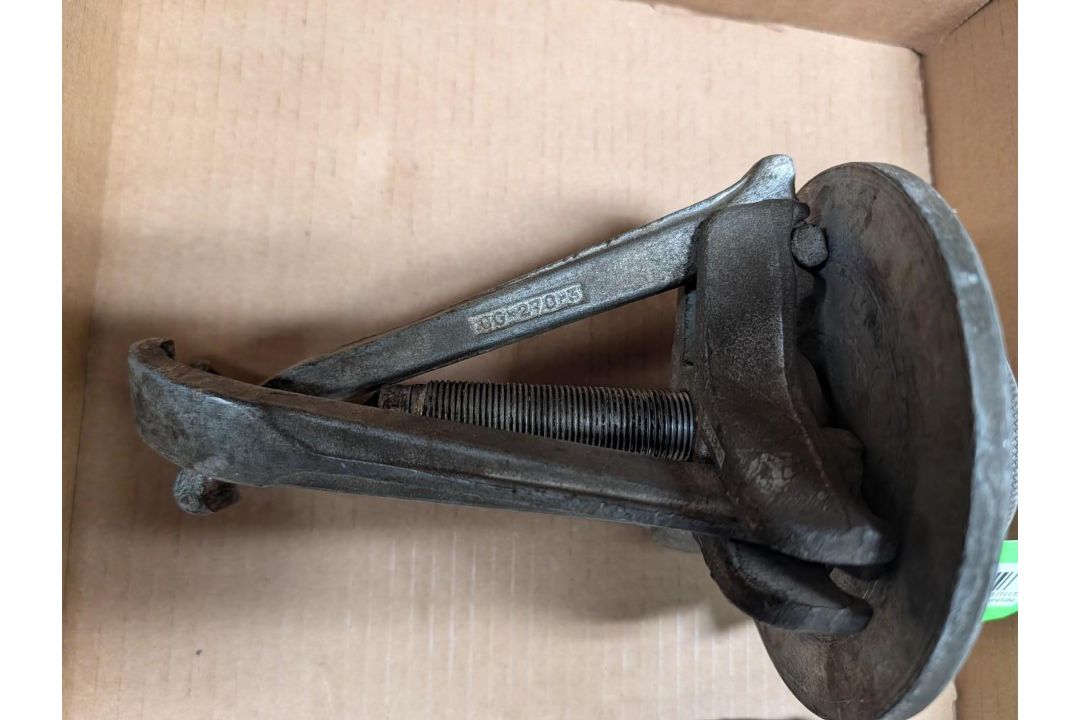 (2) Gear/Flywheel Pullers - Image 5 of 5