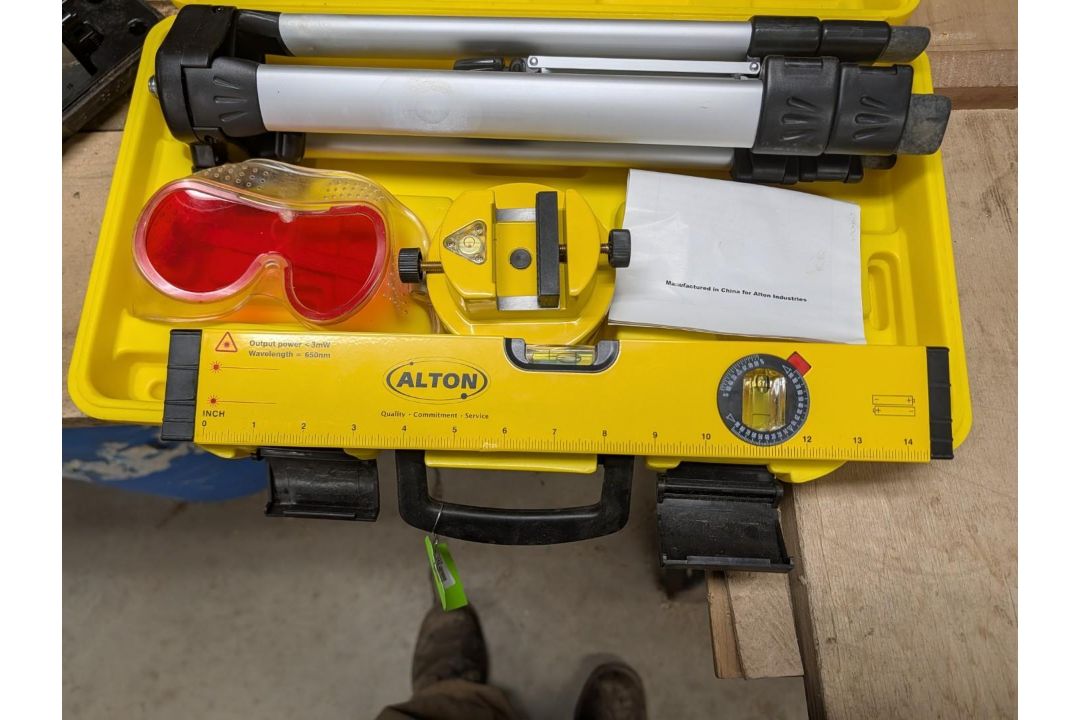 Alton Professional Multi-Beam Laser Level Kit - Image 3 of 6