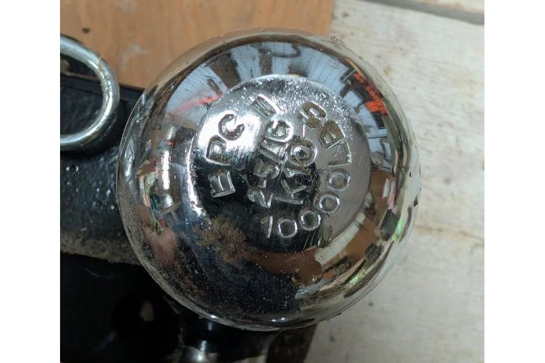(4) Receiver Hitches - Image 23 of 23
