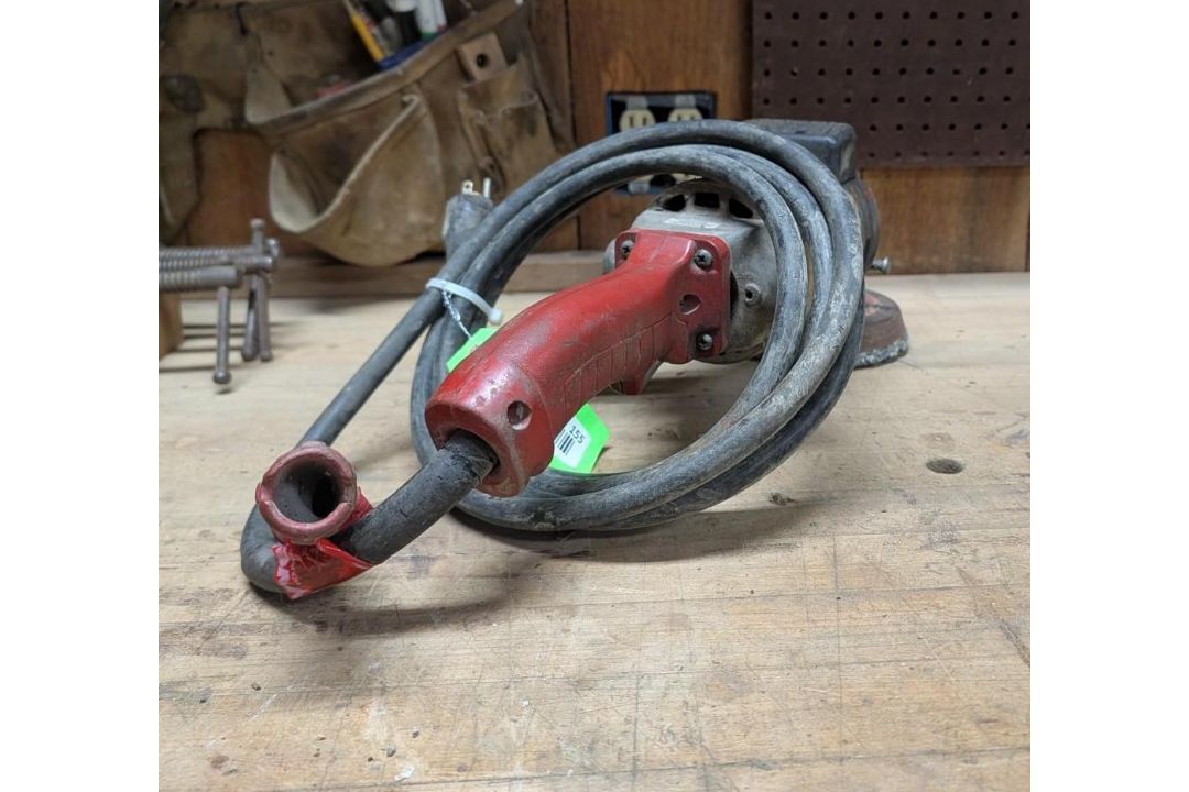Milwaukee Heavy Duty Angle Grinder/Sander - Image 4 of 11