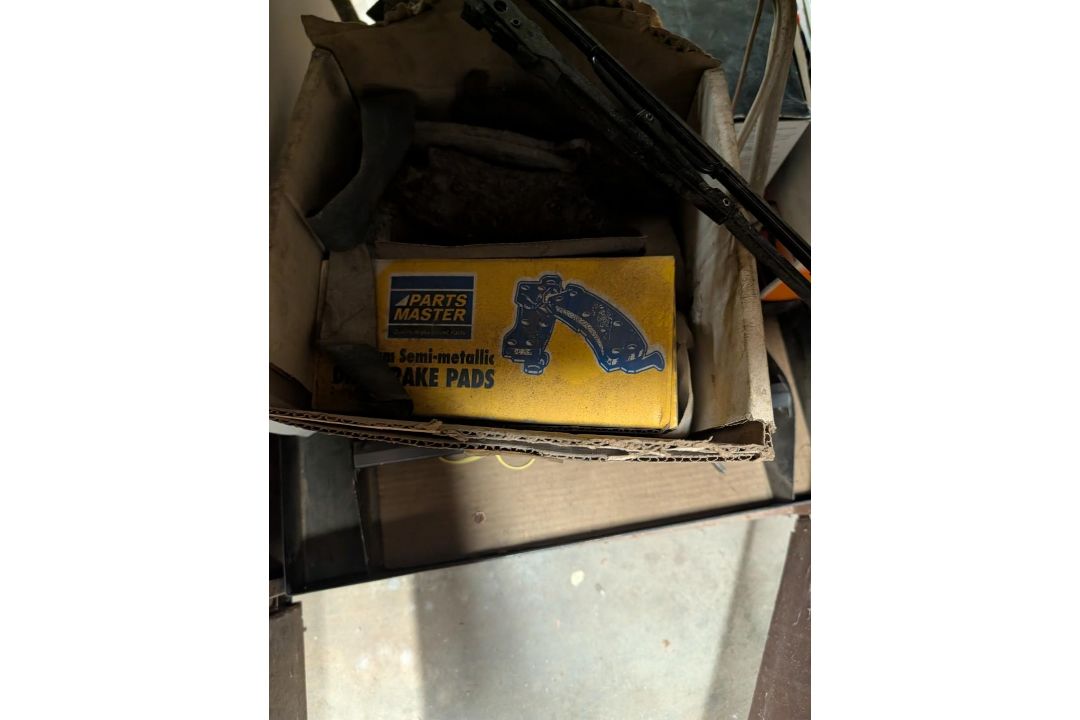 4 3/4" Swiveling Bench Vise w/ Cabinet & Contents - Image 8 of 16