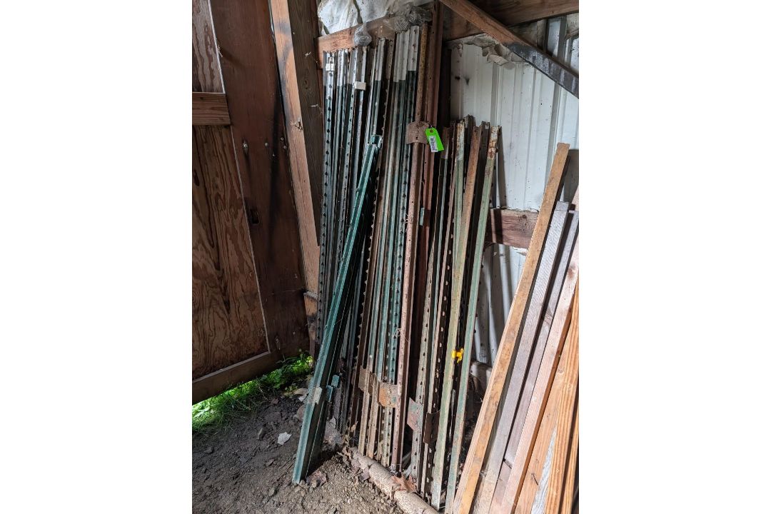 (45+/-) 6' T Posts - Image 2 of 3