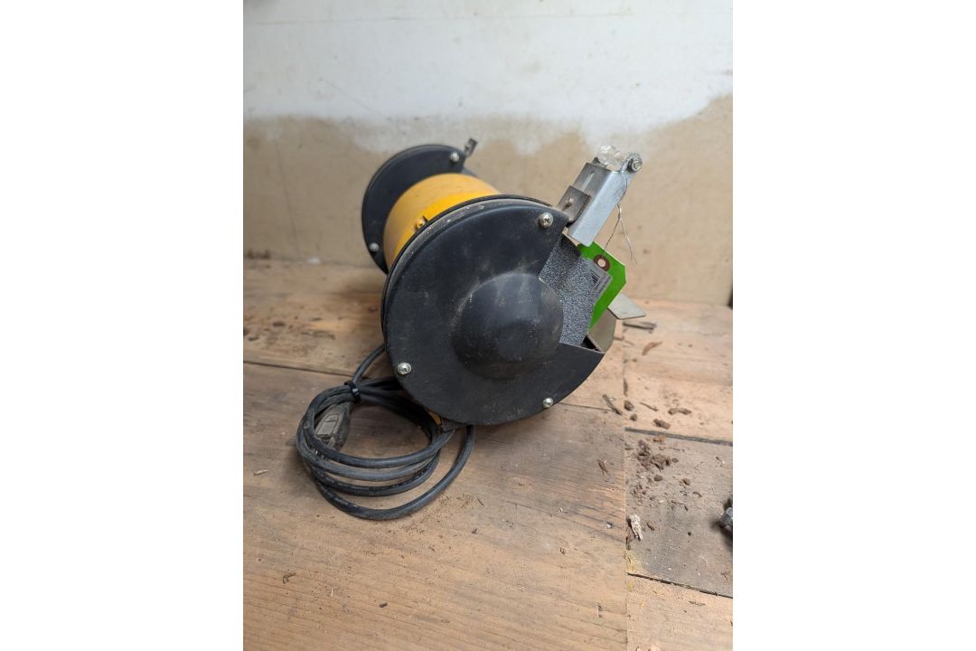 HDC 6" Bench Grinder - Image 4 of 4