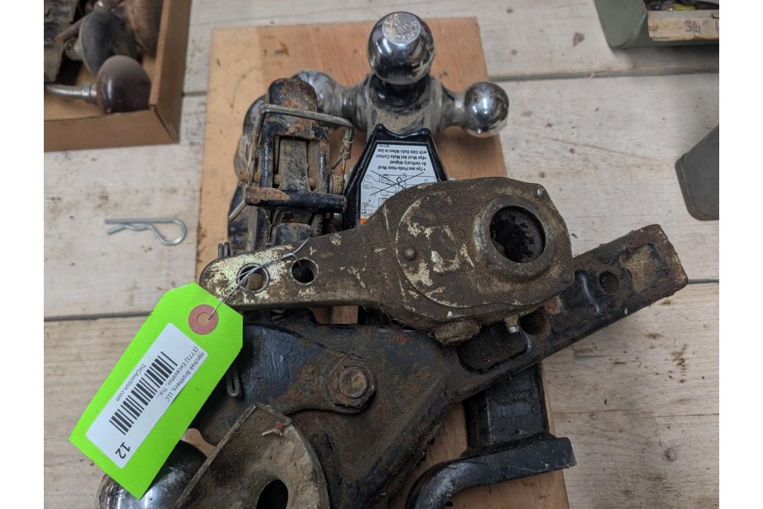 (4) Receiver Hitches - Image 15 of 23