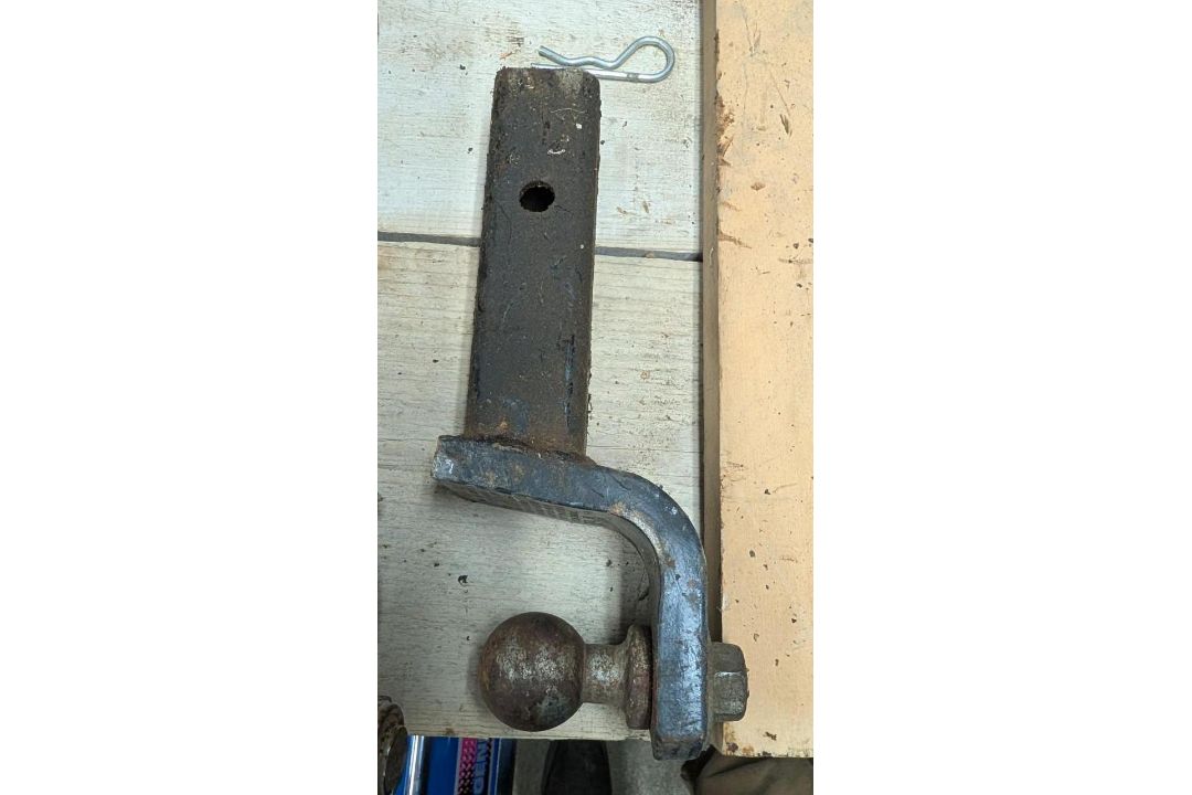(4) Receiver Hitches - Image 12 of 23