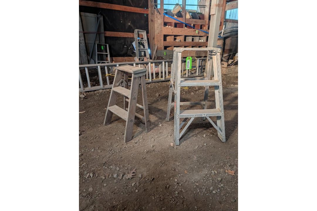 3' Metalite Aluminum Step Ladder - Image 1 of 7