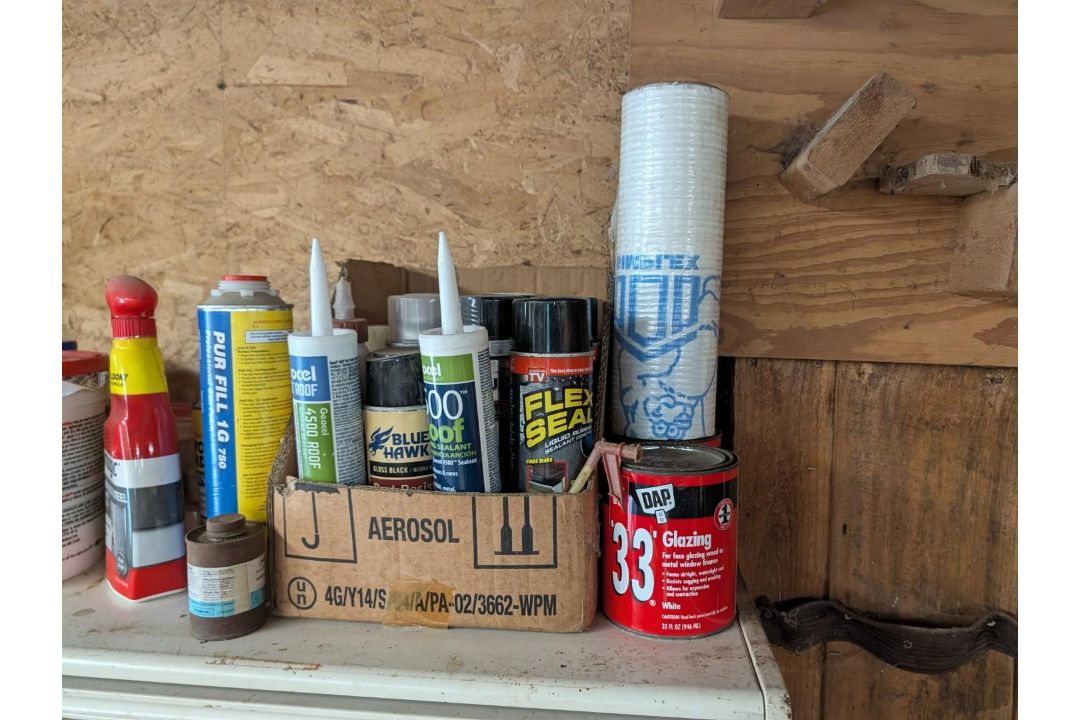 Contents of Top Shelf - Image 2 of 8
