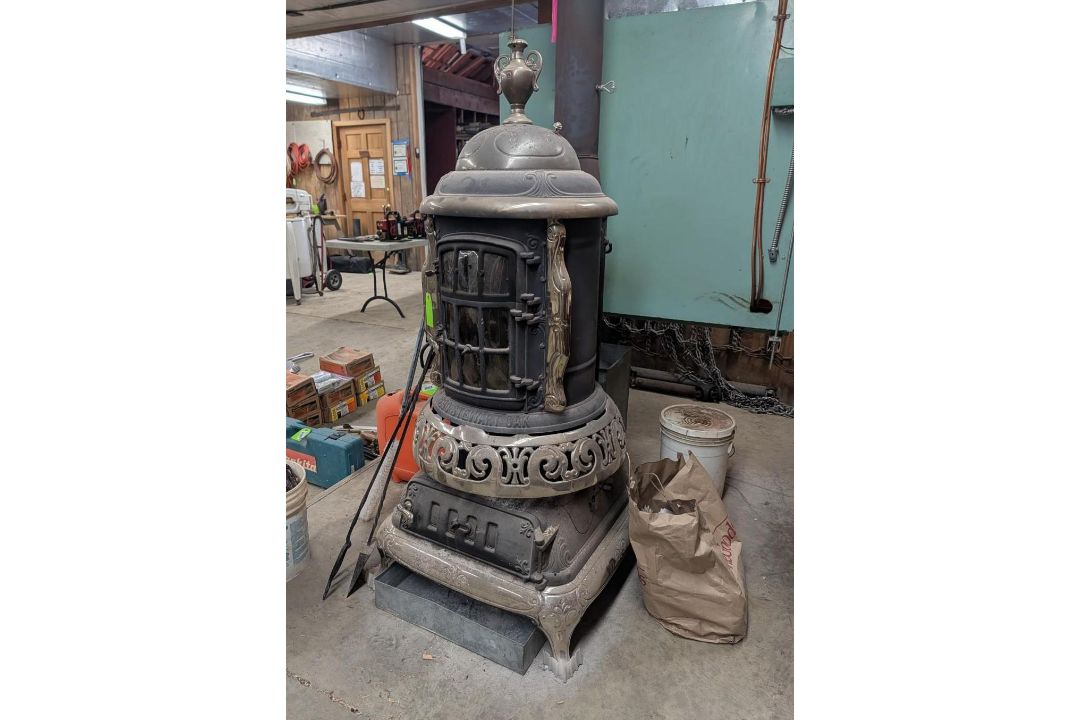 Stewart 290 Oak Vintage Wood and Coal Stove - Image 1 of 13