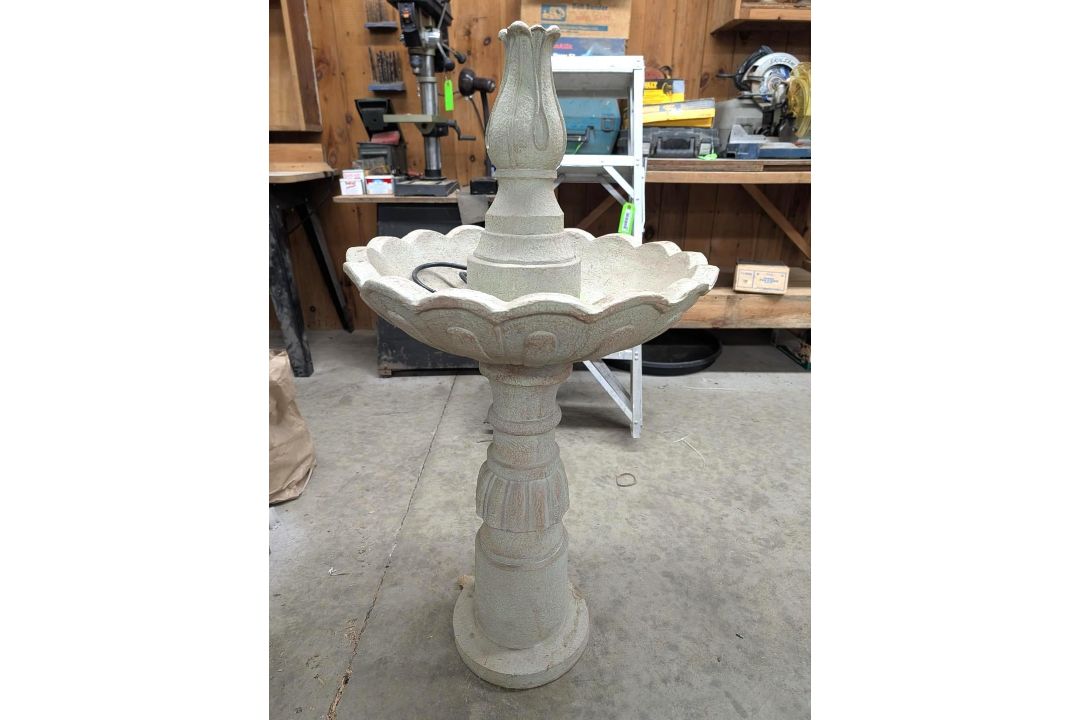 Poly Birdbath stand w/ Fountain - Image 1 of 6