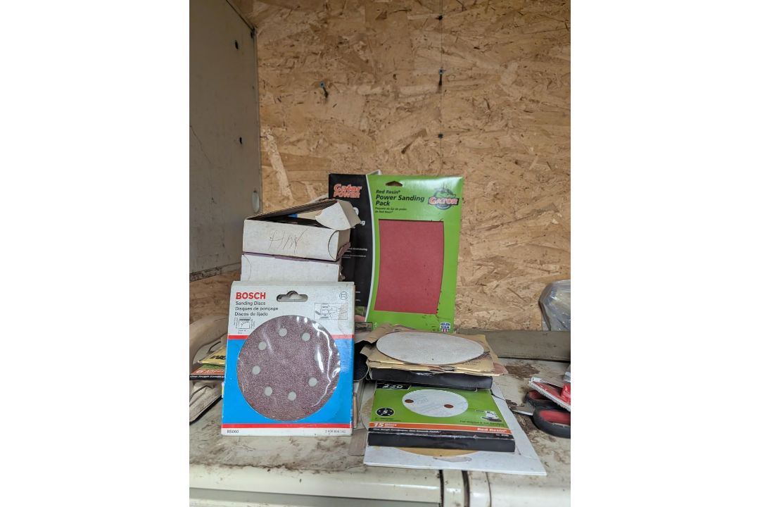 Contents of Top Shelf - Image 8 of 8