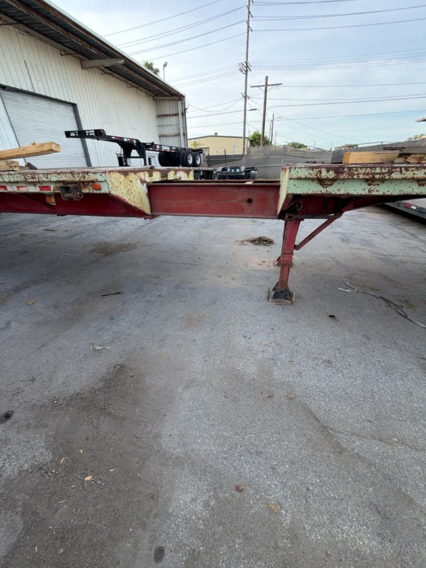 Transcraft 48' Stretch Flatbed Trailer - Image 4 of 10