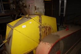 #4 CAE 300HP CHIPPER, DROP FEED, BOTTOM DISCHARGE, 575V, 1180 RPM, FRAME 584
