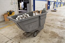 Lot - Rubbermaid 32