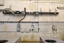 I-T-E Bulldog Cat No. BDP-306 Approx. 21' Long 600-Amp 600V 3-Wire 3-Phase Copper Bus Duct