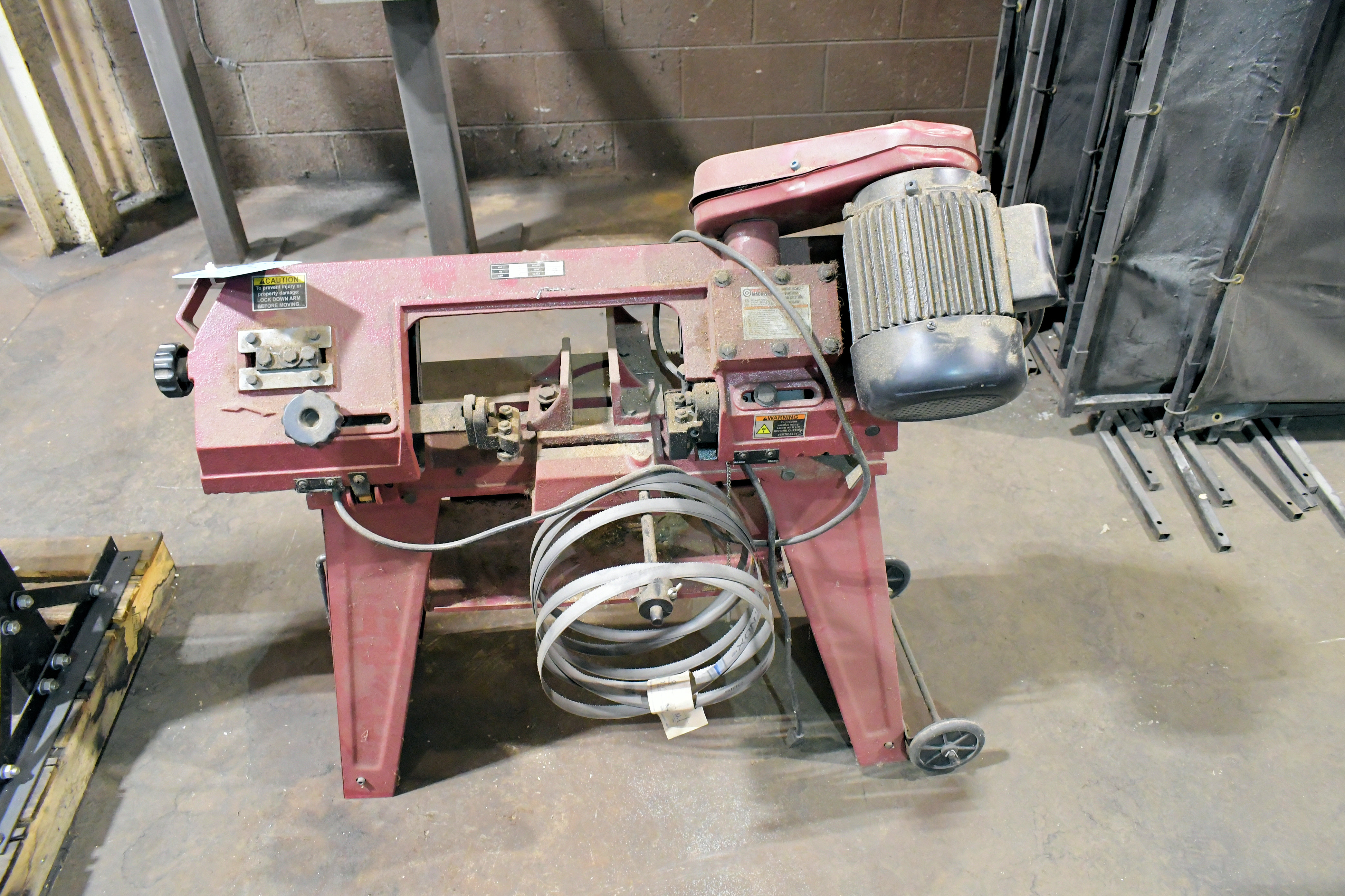 Central Machinery Item 93762 4" x 6" Portable Horizontal/Vertical Metal Cutting Bandsaw