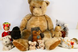 Merrythought - A collection of vintage bears to include a Merrythought Yogi bear approximately 27