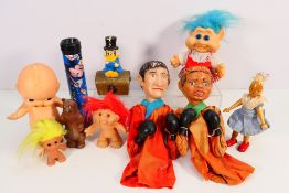 Vintage dolls and toys - Includes: A Kewpie doll approx 22 cm tall, Trolls,