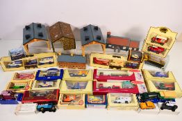 Corgi - Matchbox - Oxford - Lledo - A group of boxed vehicles including Scammell Highwayman low