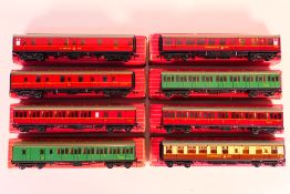 Hornby Dublo - 8 boxed OO guage passenger coaches comprising # 4081; 4082; 4083; 4084; 4070; 4071;