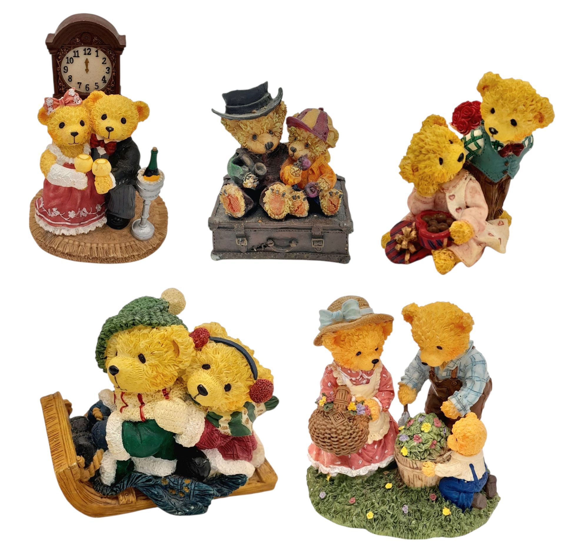 A nice vintage collection of 9x bear figurines, telling the meaningful life story of the family bear - Image 3 of 5