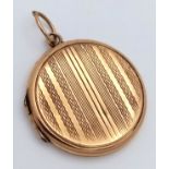 A 9K Yellow Gold Circular Locket Pendant. 2.5cm. 2.6g.