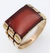 A Vintage 9K Yellow Gold Carnelian Signet Ring. Size N. 5.4g.