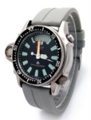 A Citizen Aqualand Divers Quartz Watch. Water resistant to 200m. Grey silicone strap. Stainless