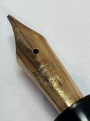 Vintage CONWAY STEWART FOUNTAIN PEN ‘No 480’ . Large 14 CARAT GOLD NIB. Burgundy marble finish.