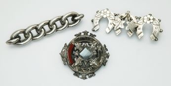 3X vintage sterling silver brooches with different designs. Total weight 8.5G. Missing pin, Sold
