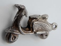 A STERLING SILVER, VESPA SCOOTER CHARM / PENDANT. 3.2G. SC 8081