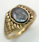 A 9K Yellow Gold Intaglio Stone Set Signet Ring. Size Y. 3.5g.