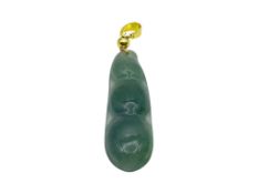 A Jade ‘Pea Pod’ Pendant. Length: approx. 3cm, Width: approx. 1cm, Weight: approx. 2g. Come with