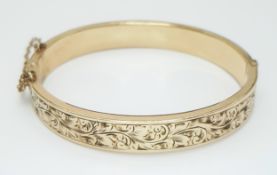 Vintage 9 CARAT GOLD BANGLE with Metal Core. Complete with Safety Chain. Beautiful decoration to