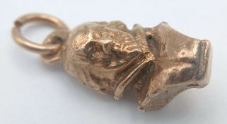 A 9K Yellow Gold, William Shakespeare Bust, Charm / Pendant. 3.4G. Sc 4042