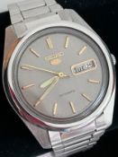 Gentleman’s Vintage SEIKO 5 AUTOMATIC WRISTWATCH. Day/Date Model 331029. Full working order.