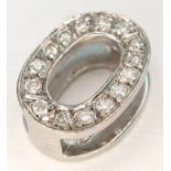 AN 18K WHITE GOLD, DIAMOND SET, INITIAL O PENDANT. 1.4G. SC 7055