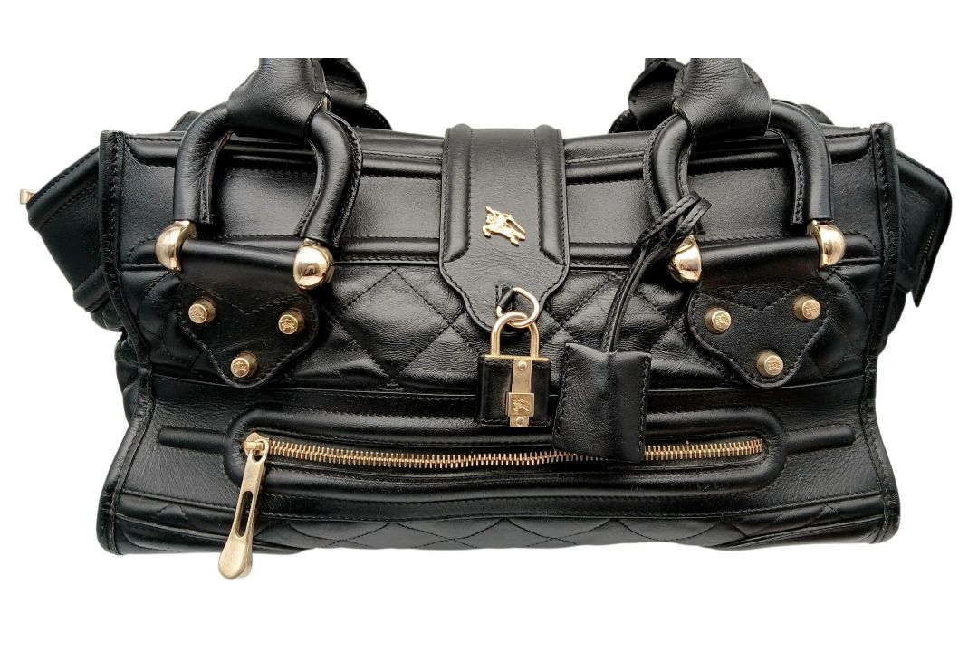A Burberry Black Quilted Leather Manor Bag. Black leather exterior with diamond-quilted panels, - Bild 4 aus 13