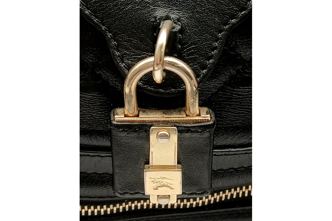 A Burberry Black Quilted Leather Manor Bag. Black leather exterior with diamond-quilted panels, - Bild 9 aus 13