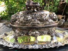 A Stunning 20th Century Bolivian Sterling Silver Buccellati Style Tureen and Tray Set, circa