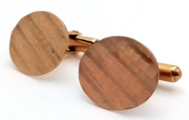 A Pair of Classic Oval 9K Gold Gents Cufflinks. 7.7g.