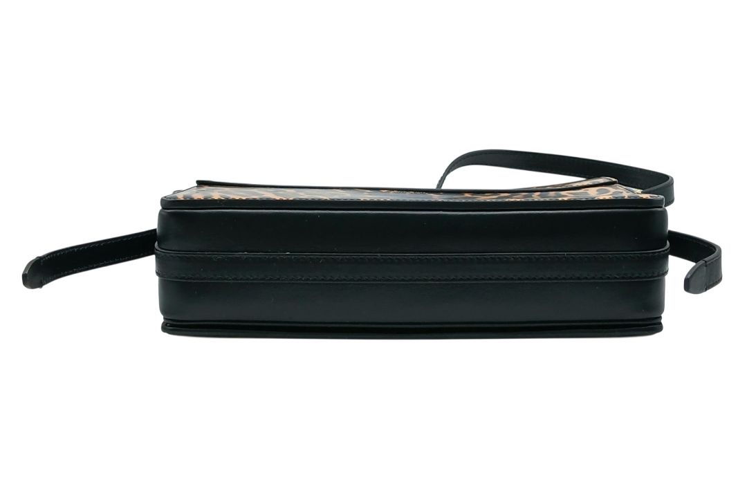 A Burberry Grace Leopard Print Shoulder Bag. Leopard-print leather exterior with black leather trim, - Bild 9 aus 11