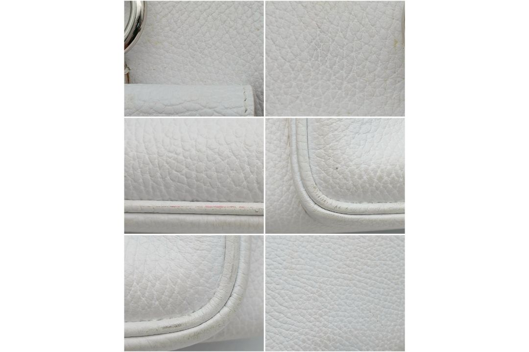 A Burberry White Leather Barrel Handbag. White grained leather exterior with silver-tone hardware, - Bild 14 aus 14