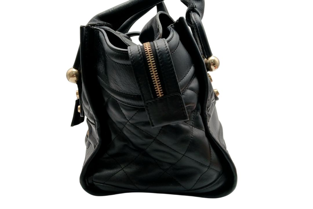 A Burberry Black Quilted Leather Manor Bag. Black leather exterior with diamond-quilted panels, - Bild 2 aus 13
