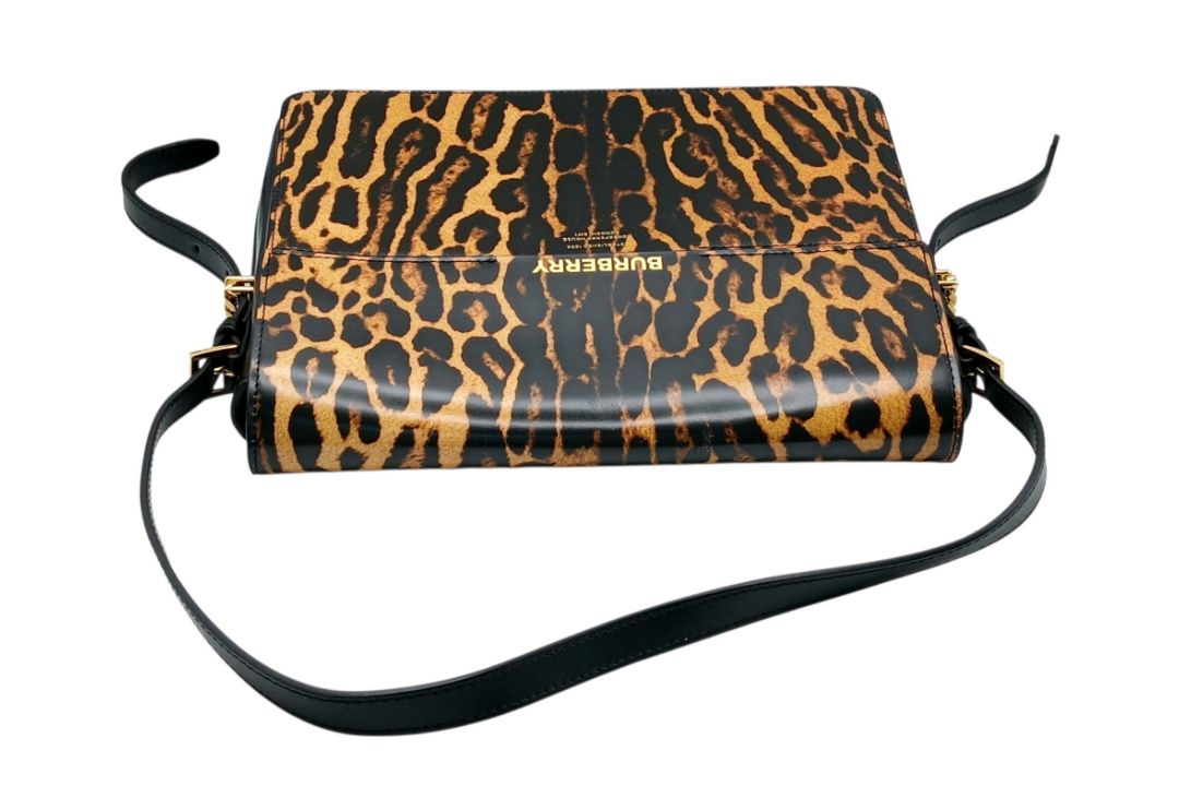 A Burberry Grace Leopard Print Shoulder Bag. Leopard-print leather exterior with black leather trim, - Bild 3 aus 11