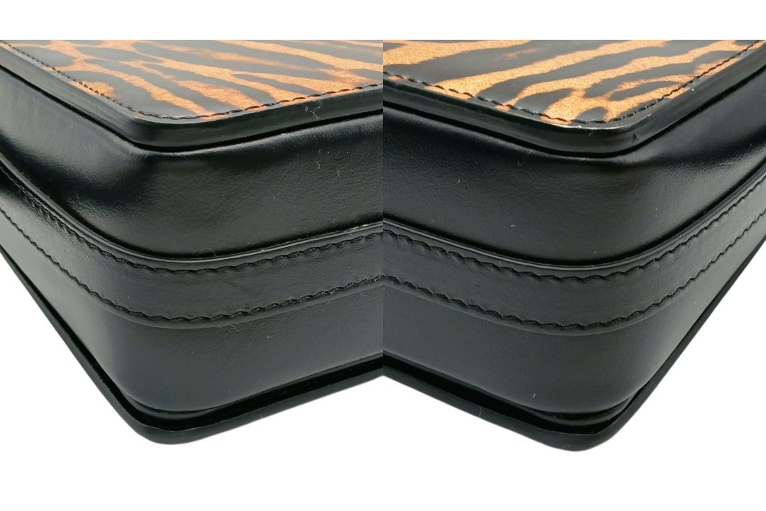 A Burberry Grace Leopard Print Shoulder Bag. Leopard-print leather exterior with black leather trim, - Bild 10 aus 11