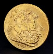 A 1912 George V Full Gold Sovereign Coin. 22K gold. EF.