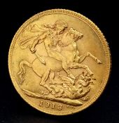 A 1913 George V Full Gold Sovereign Coin. 22K gold. EF.
