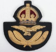 WW2 RAF Officers Peaked Cap Badge, Gaunt Manufacturer.